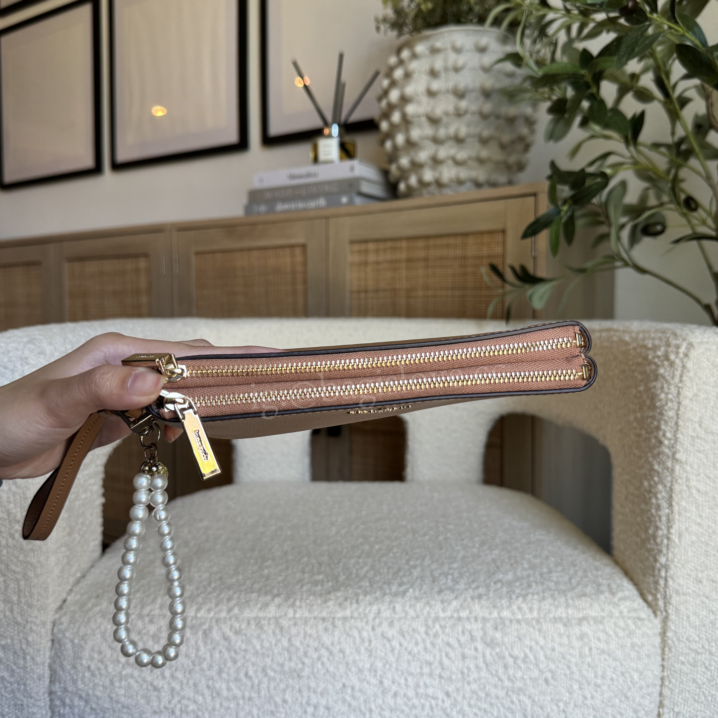 Wren Wristlet in Brown