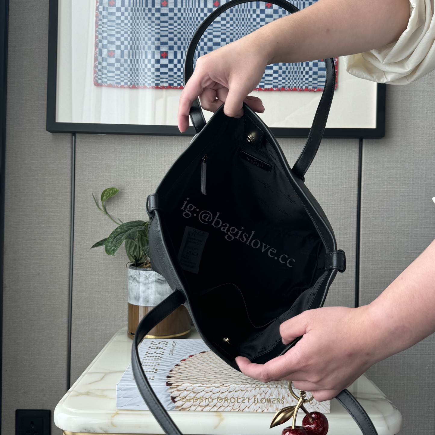 Juliette Medium Tote in Black