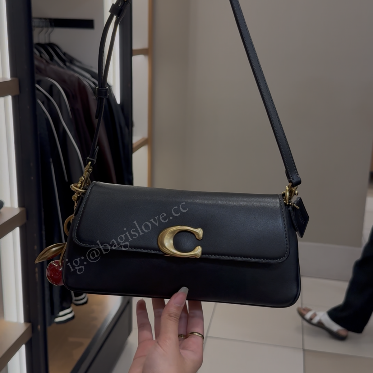 Jet Shoulder Bag (on hand) ✨