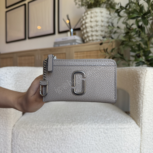 Marc Jacobs Top Zip Multi Wallet in Cement