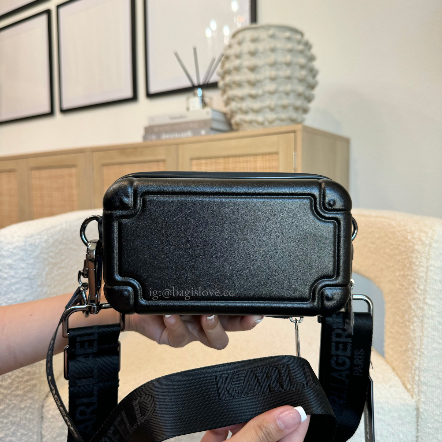 Hard Shell Crossbody Case in Black