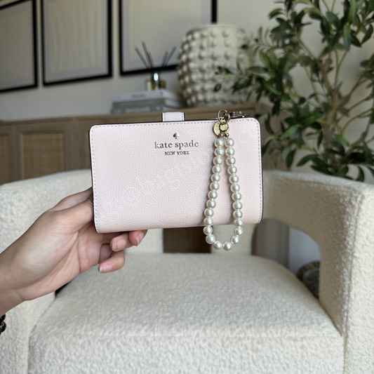 Medium Bifold Wallet in Meringue-Pink
