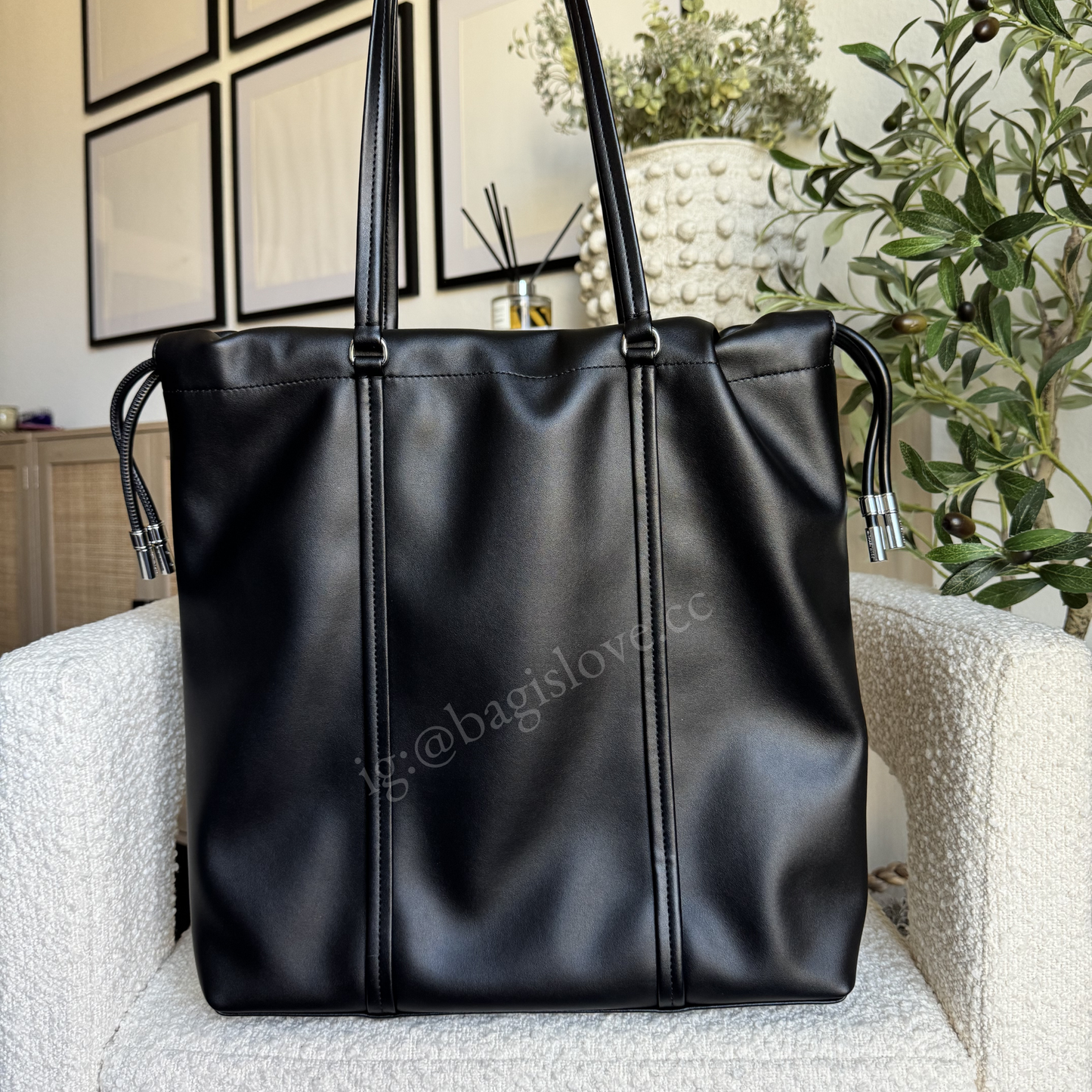Matilda Large Cinch Tote Bag in Black (in- transit✨)