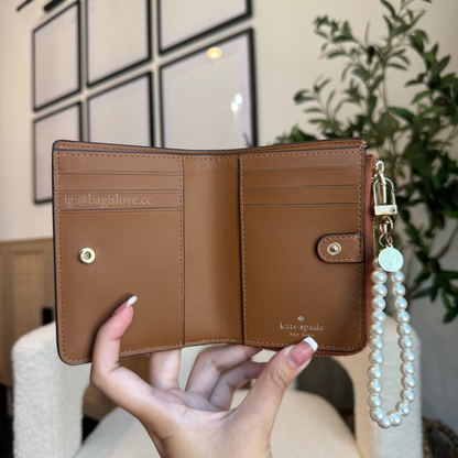 Madison Small L Zip Wallet in Brown