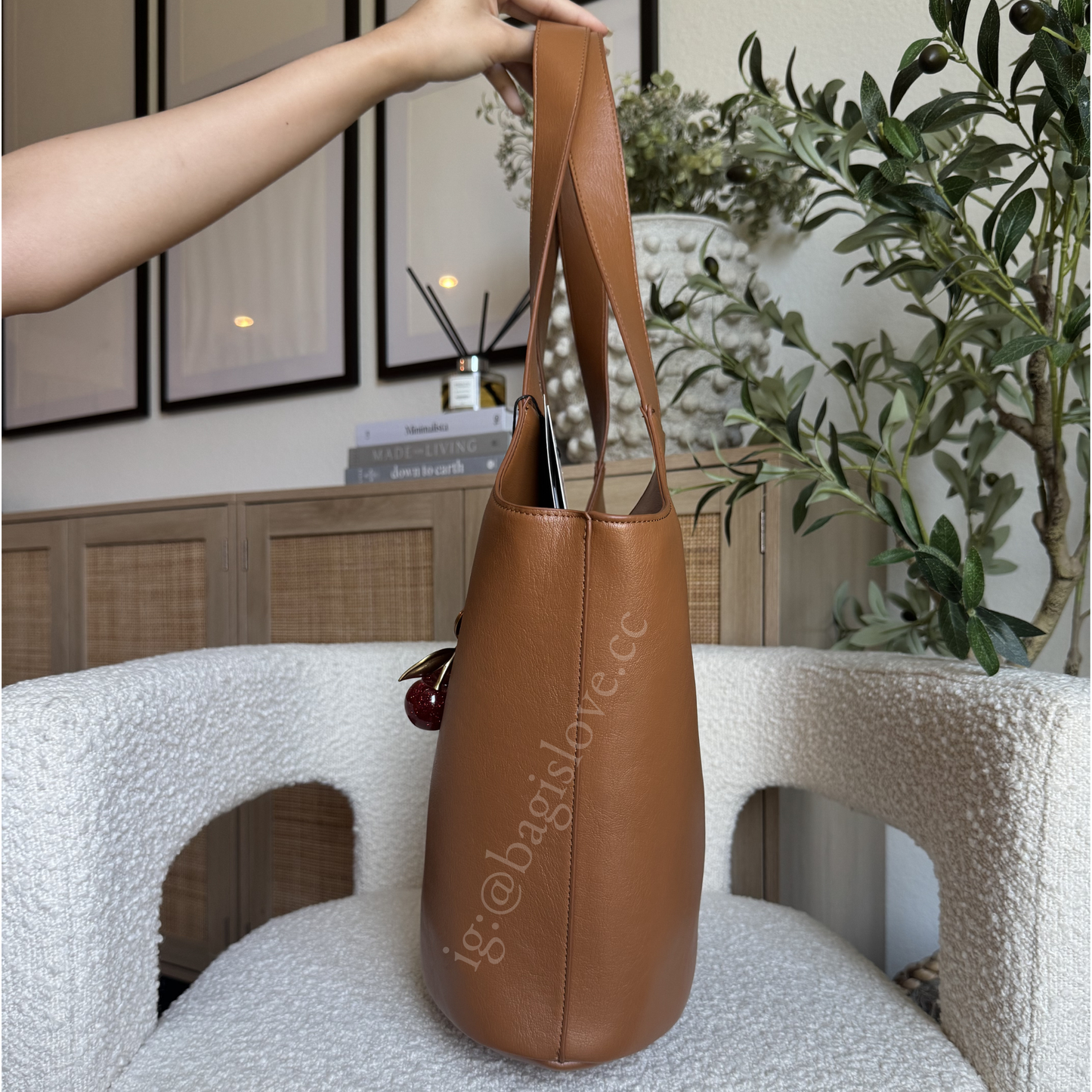 Steve Madden Tote in Brown (in transit)✨🌊