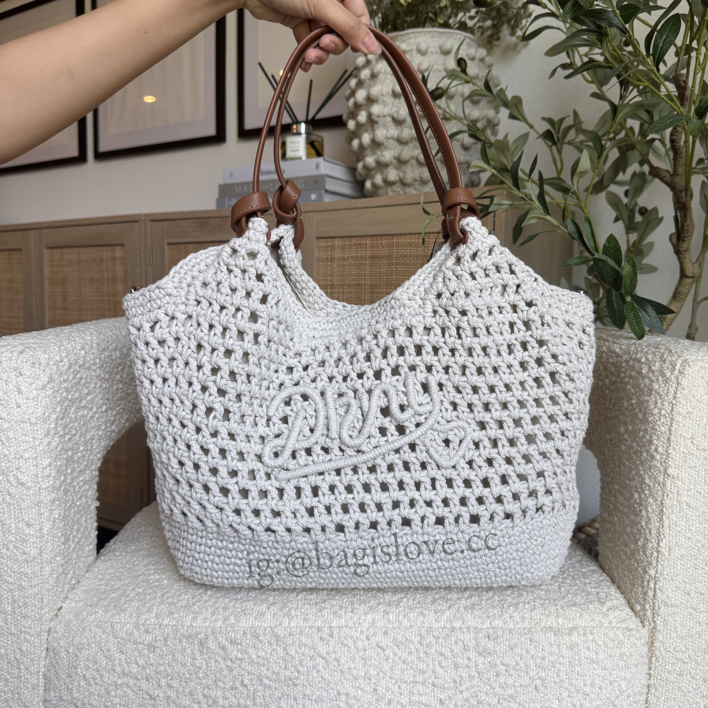 Paula Crochet Logo Medium Commuter Tote in White (in transit)✨🌊