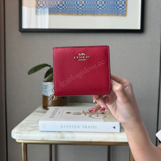 Snap Wallet in True Red