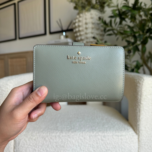 Madison Medium Bifold Wallet in Sage Green (8-10 weeks arrival 📦🌊)