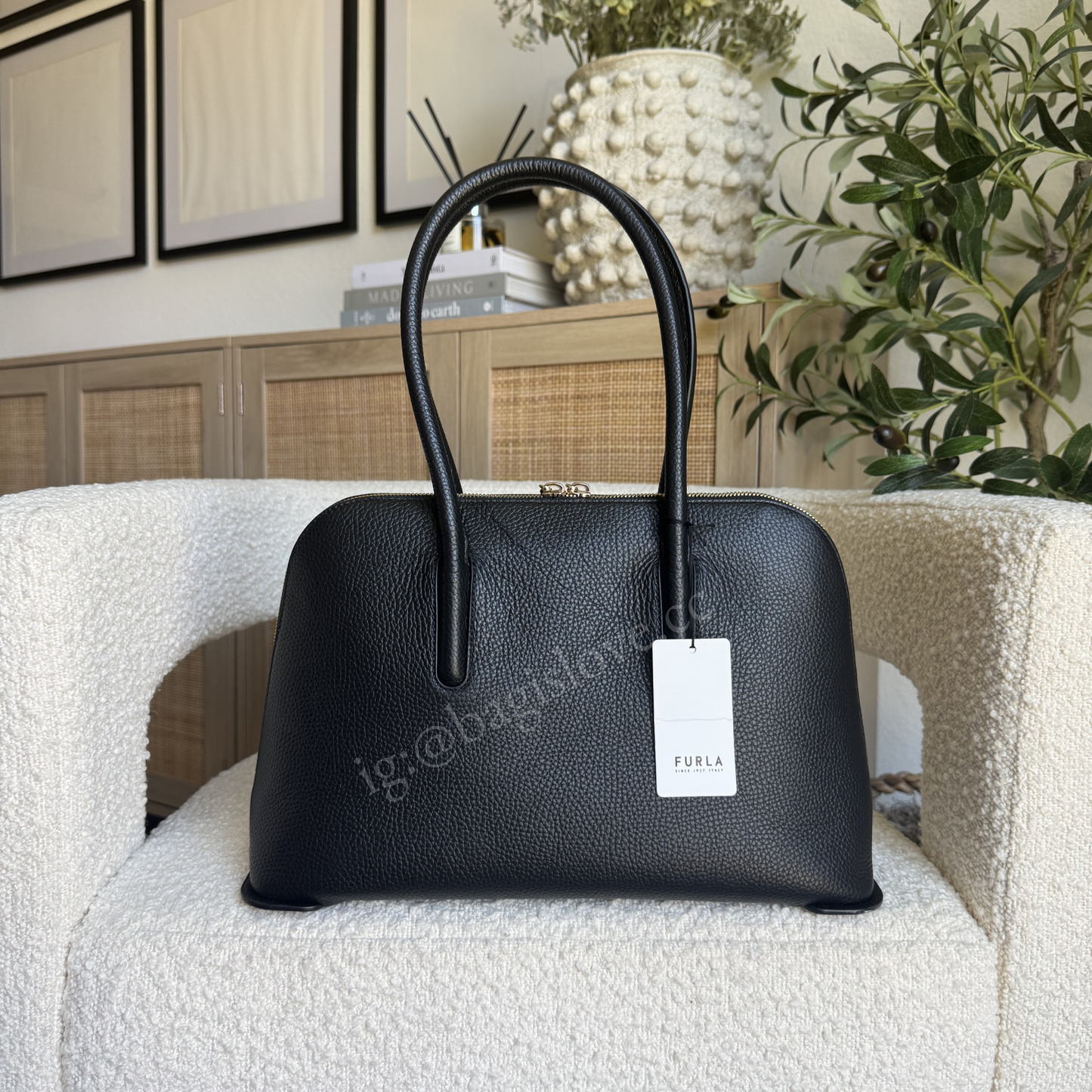 Atmosfera Medium Dome in Black (in- transit✨)