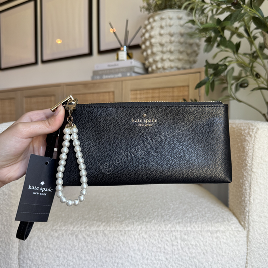 Wren Wristlet in Black Pebbled Leather
