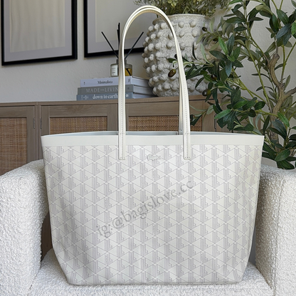 Zely Tote with Pouch in White (in transit)✨🌊 (full payment required)