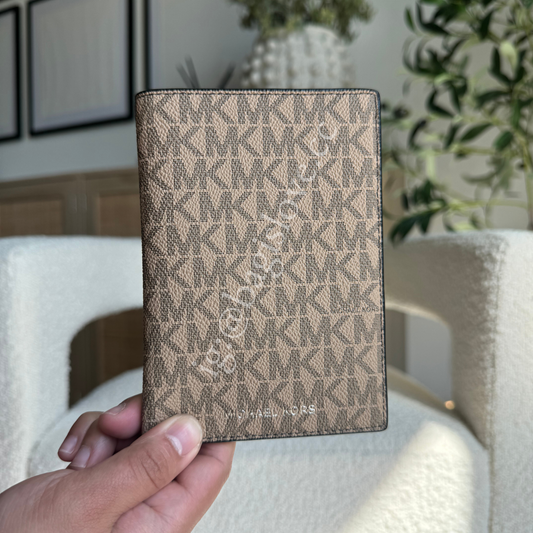 Logo Passport Wallet (8-10 weeks arrival 📦🌊)