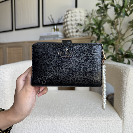 Medium Bifold Wallet in Black Pebbled Leather