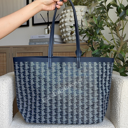 Zely Tote with Pouch in Navy (in transit)✨🌊 (full payment required)