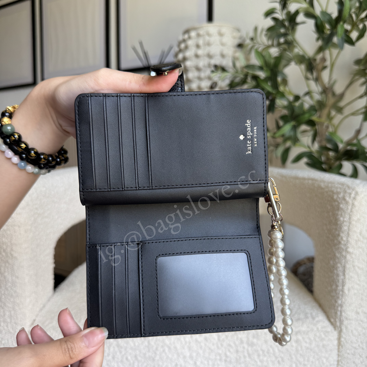Medium Bifold Wallet in Black Pebbled Leather