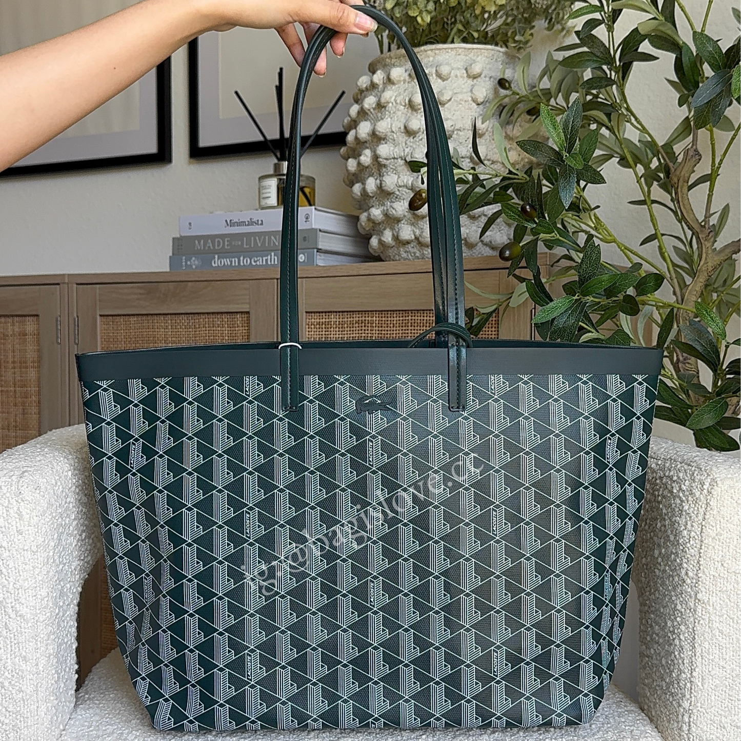 Zely Tote with Pouch in Green (in transit)✨🌊 (full payment required)
