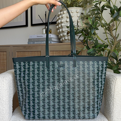 Zely Tote with Pouch in Green (in transit)✨🌊 (full payment required)