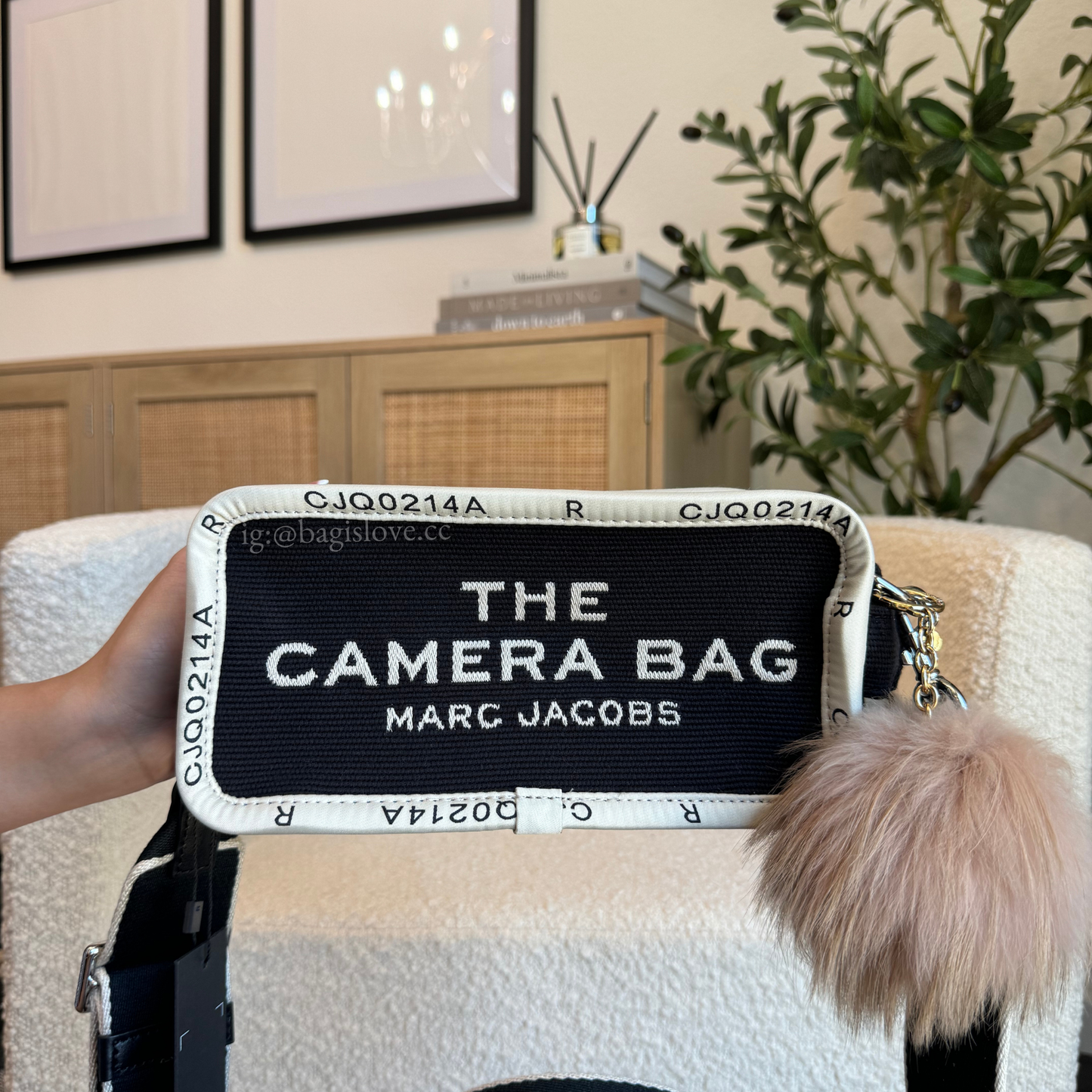 The Jacquard Camera Bag in Black