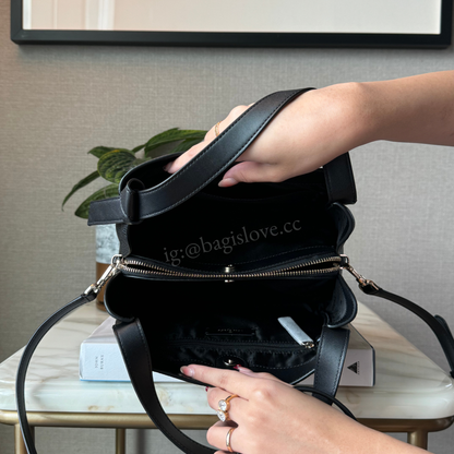 Knott Carryall Bag in Black (in transit✨
