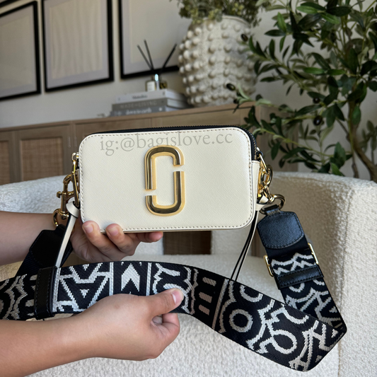 Marc Jacobs Camera Snapshot Bag in Cloud White (8-10 weeks arrival ✈️)